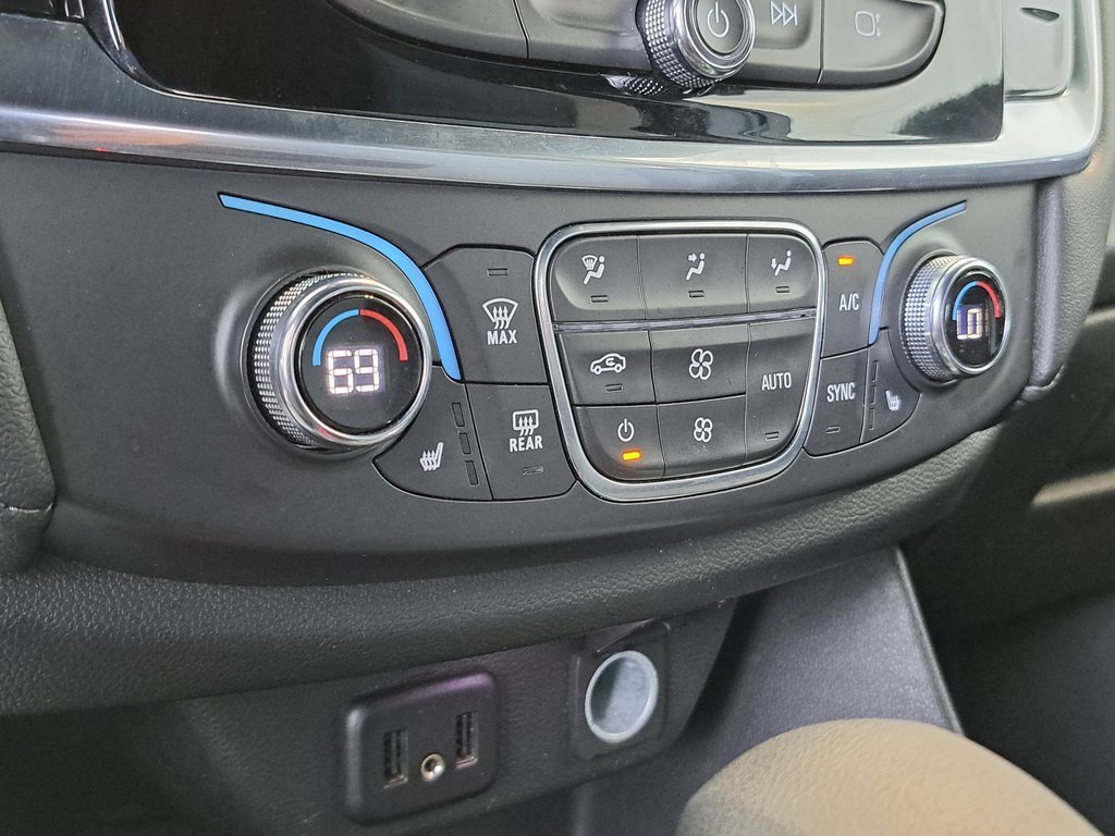 2023 Chevrolet Traverse Cloth photo 16
