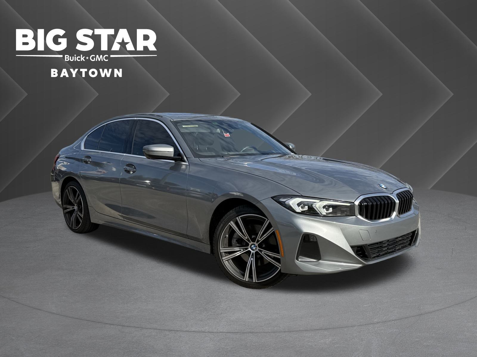 2024 BMW 3 Series 330i's photo