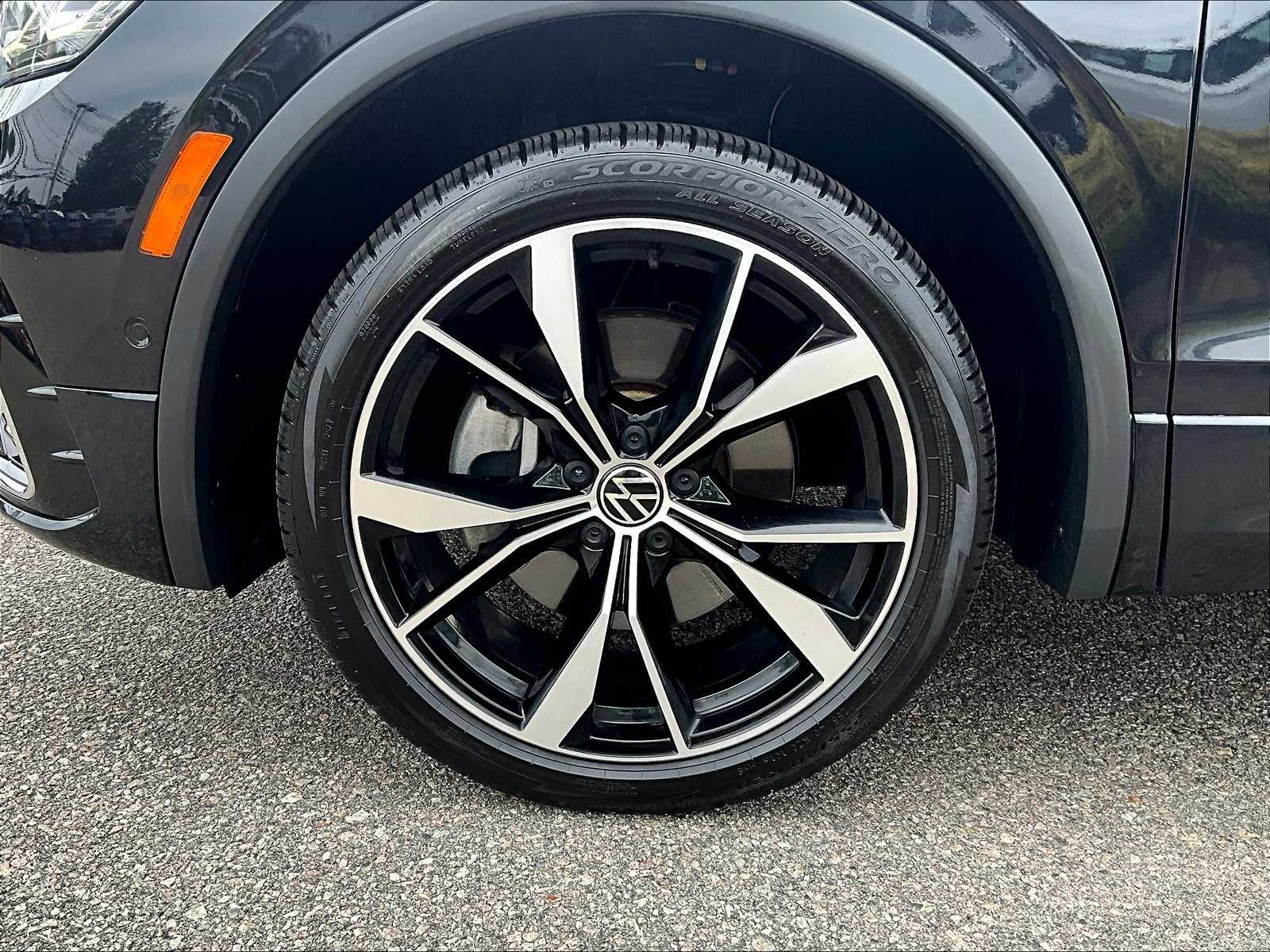 2022 Volkswagen Tiguan SEL Premium R-Line photo 6