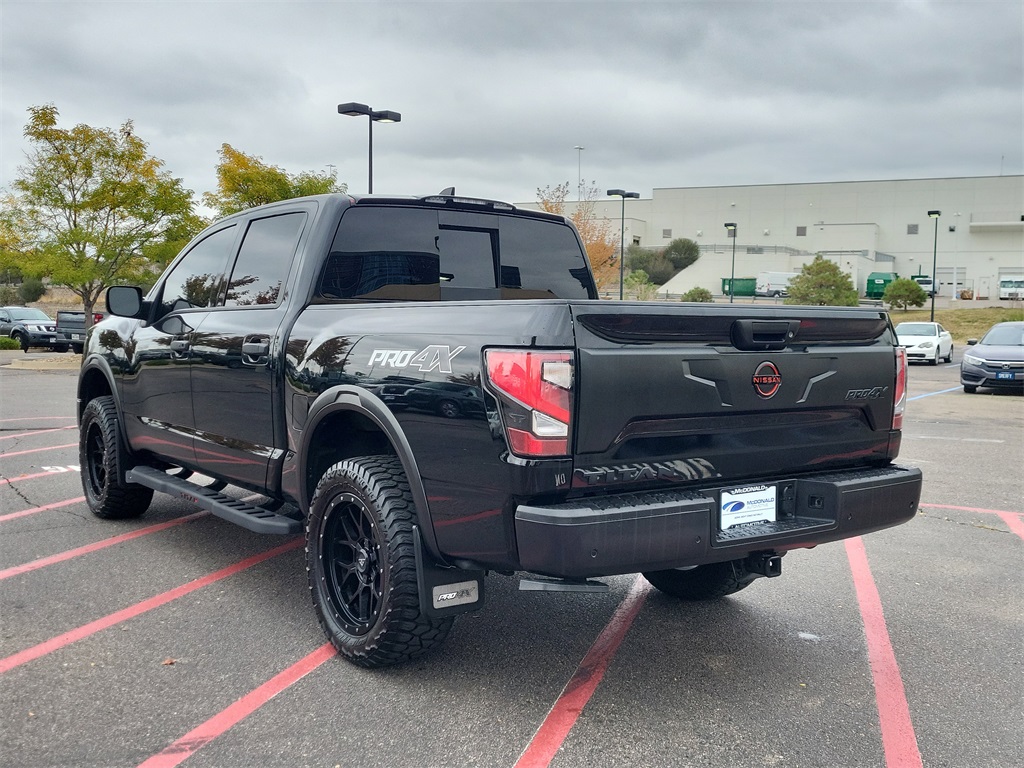 2024 Nissan Titan PRO-4X photo 3