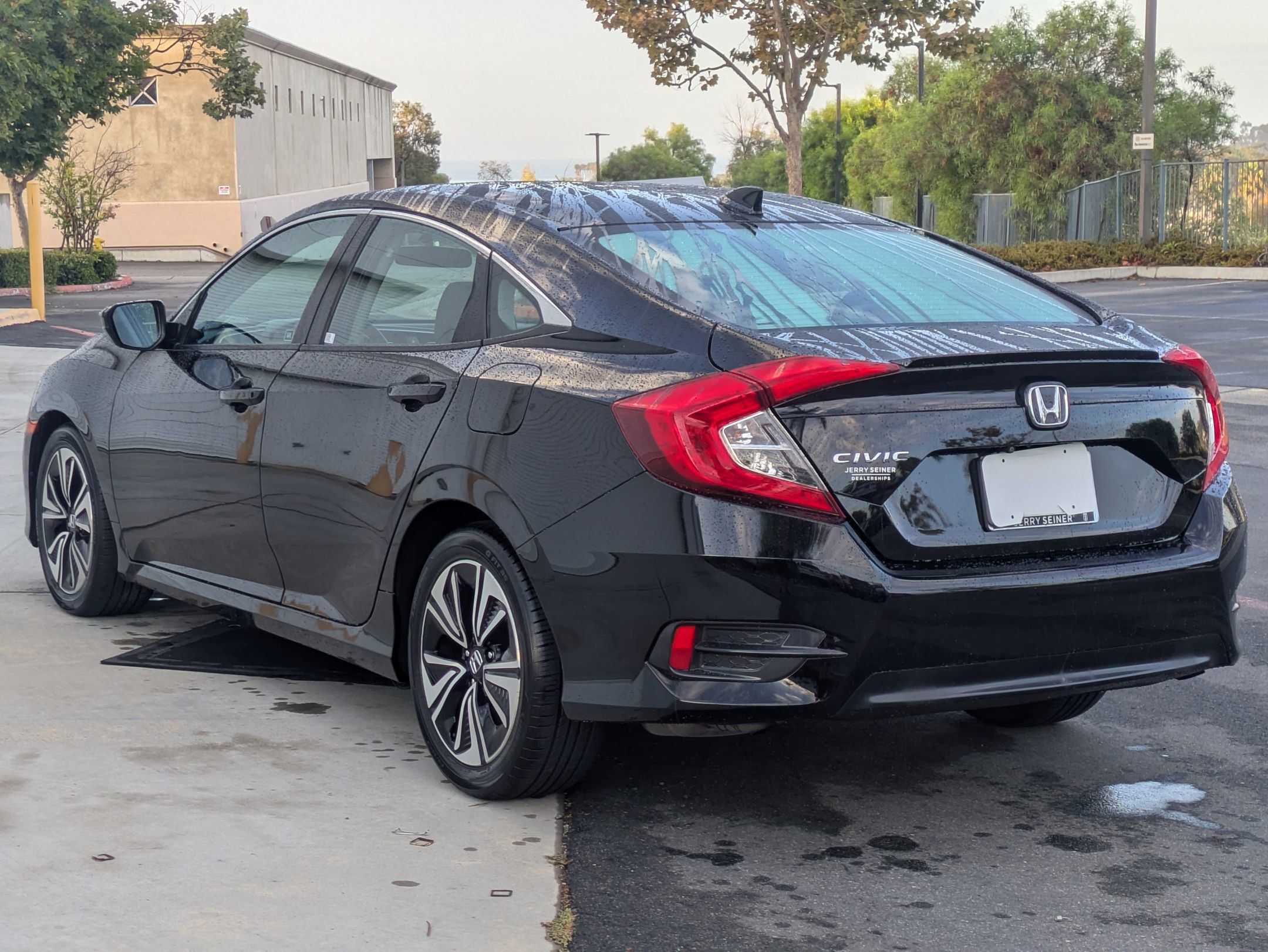 2017 Honda Civic EX-T photo 3