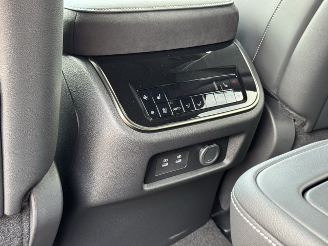 2026 Infiniti QX80 photo 29