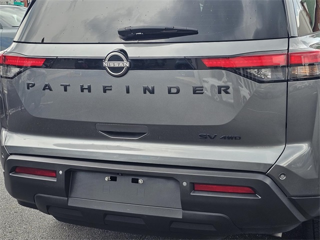 2022 Nissan Pathfinder SV photo 4