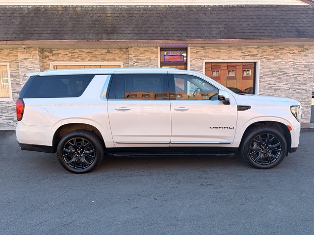 2023 Gmc Yukon XL Denali photo 2