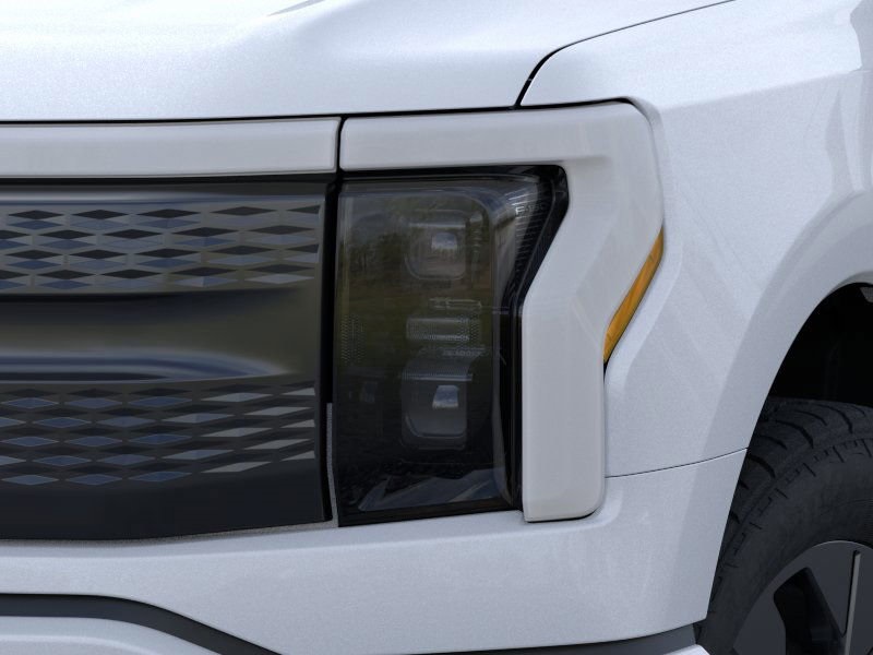 2025 Ford F-150 Lightning photo 18