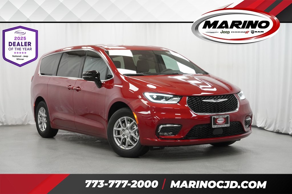 2026 Chrysler Pacifica Select's photo