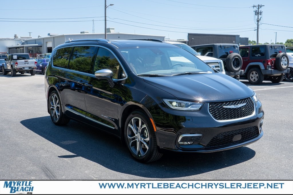 2026 Chrysler Pacifica Pinnacle photo 8