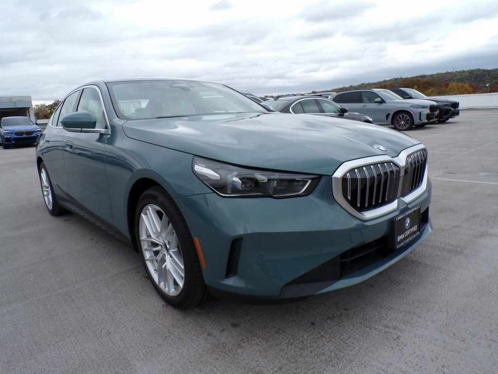 2025 BMW 5 Series 530i's photo