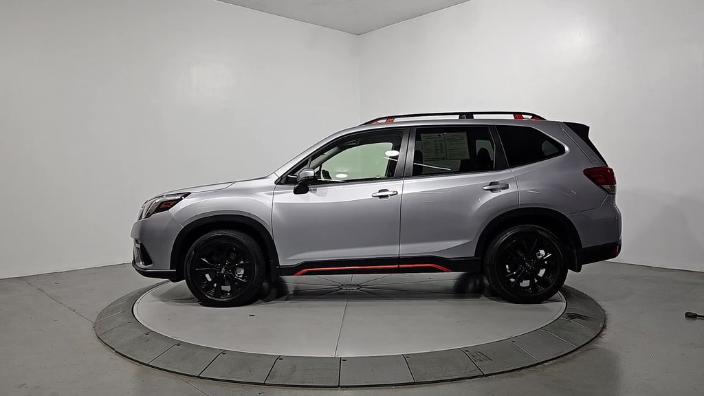 2024 Subaru Forester Sport photo 2