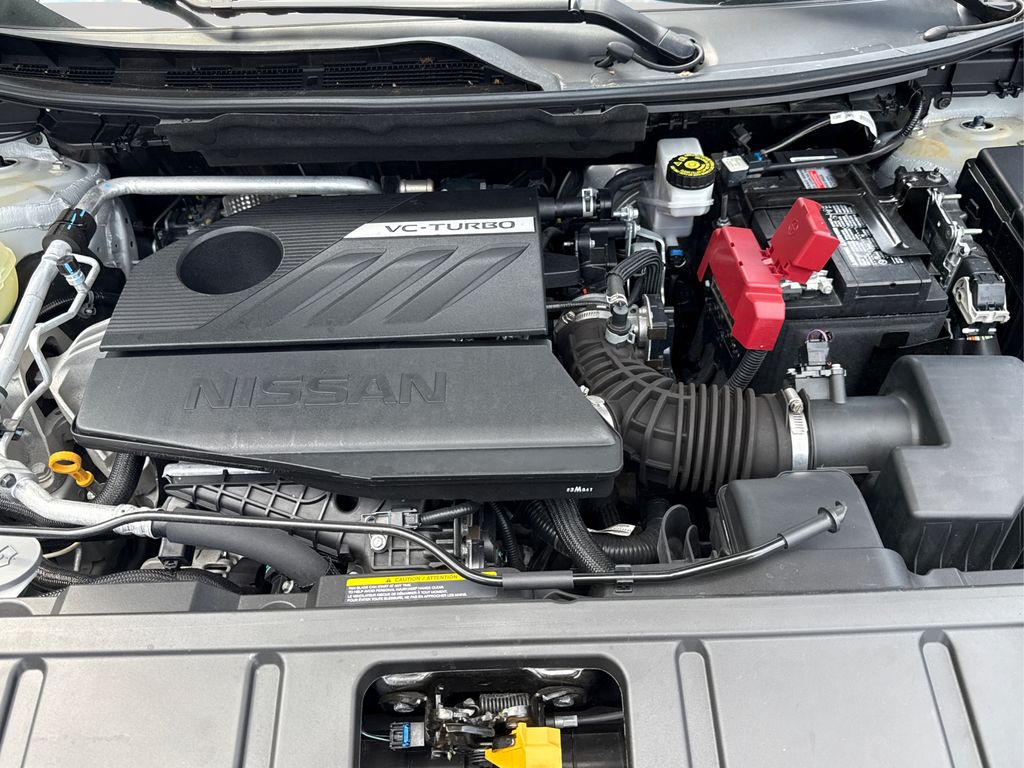 2022 Nissan Rogue SV photo 13