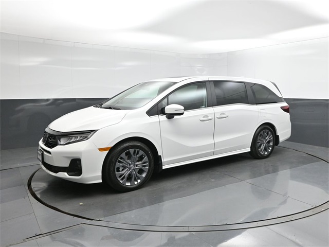 2026 Honda Odyssey Touring's photo