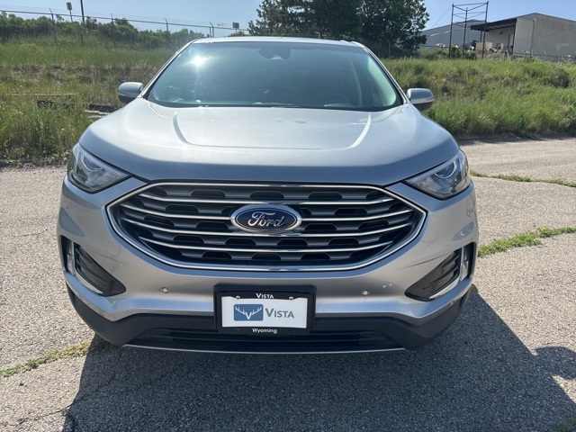 2024 Ford Edge Titanium photo 3