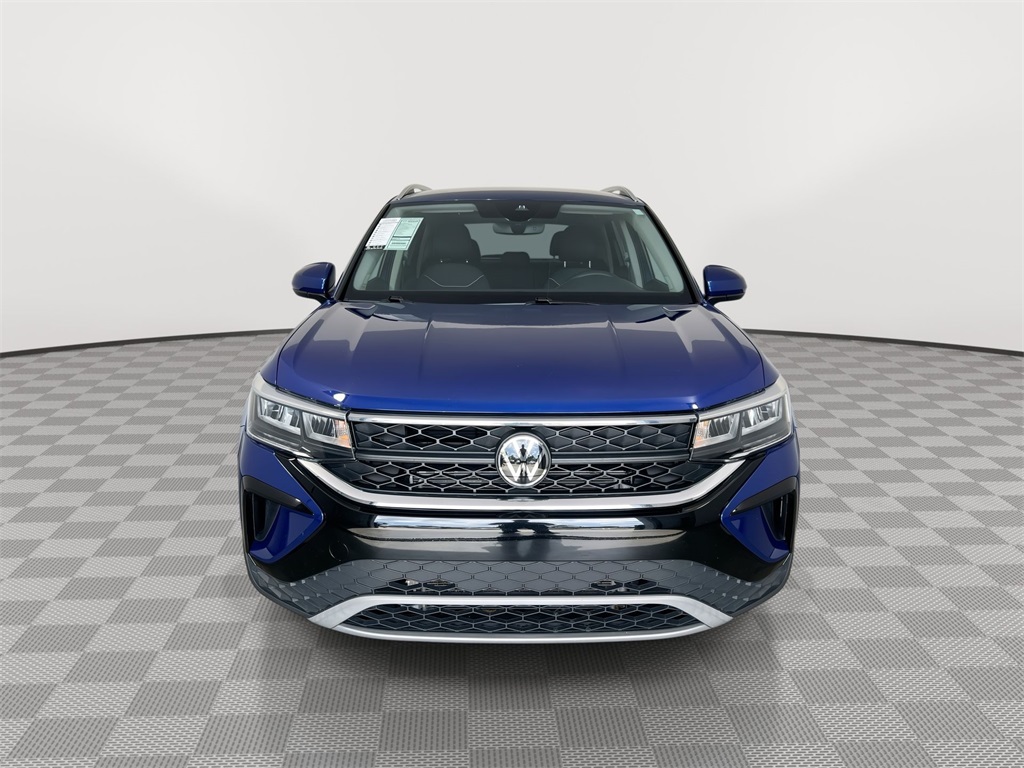 2024 Volkswagen Taos SE photo 3