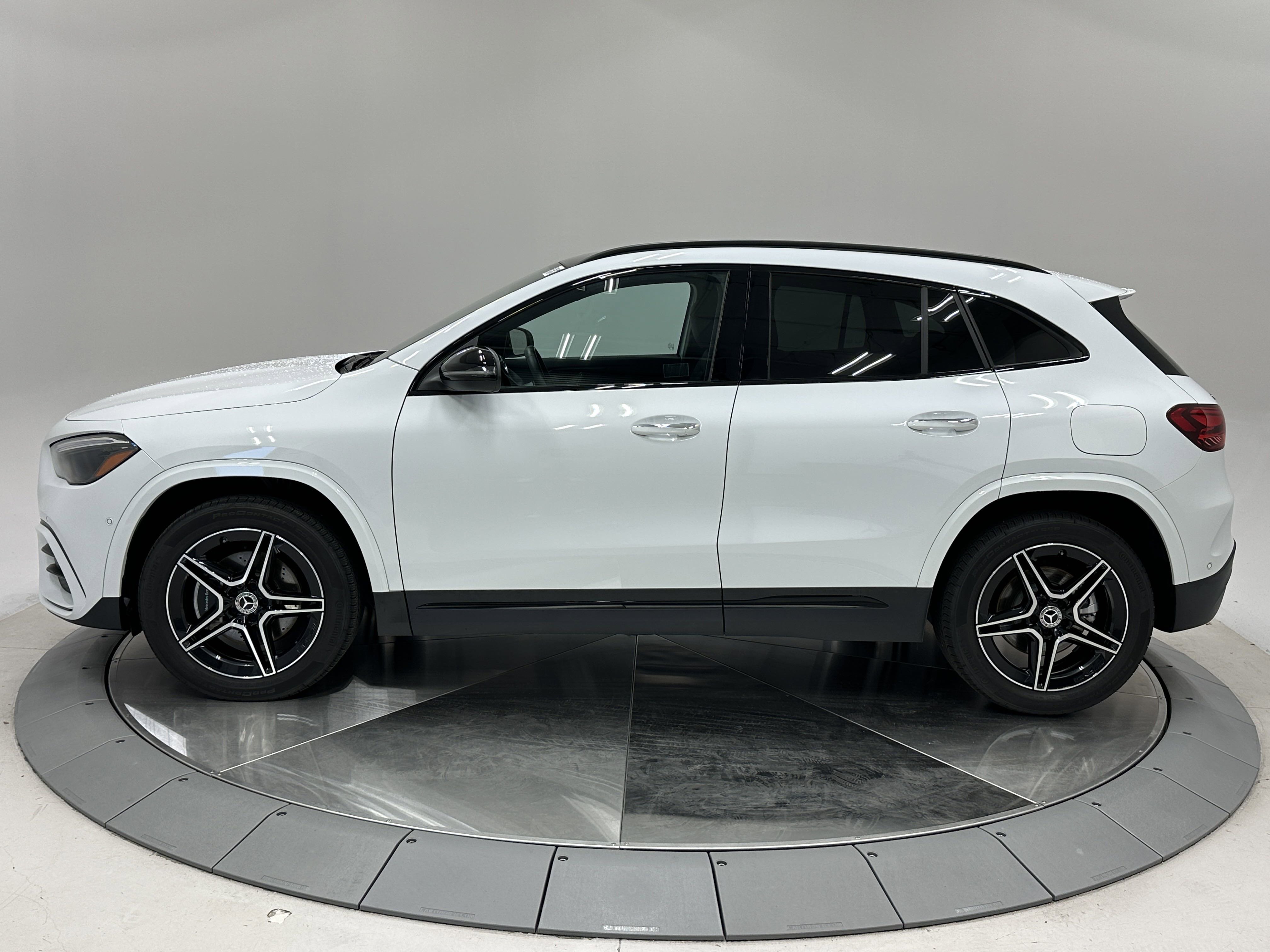2024 Mercedes Benz GLA 4MATIC 250 photo 4