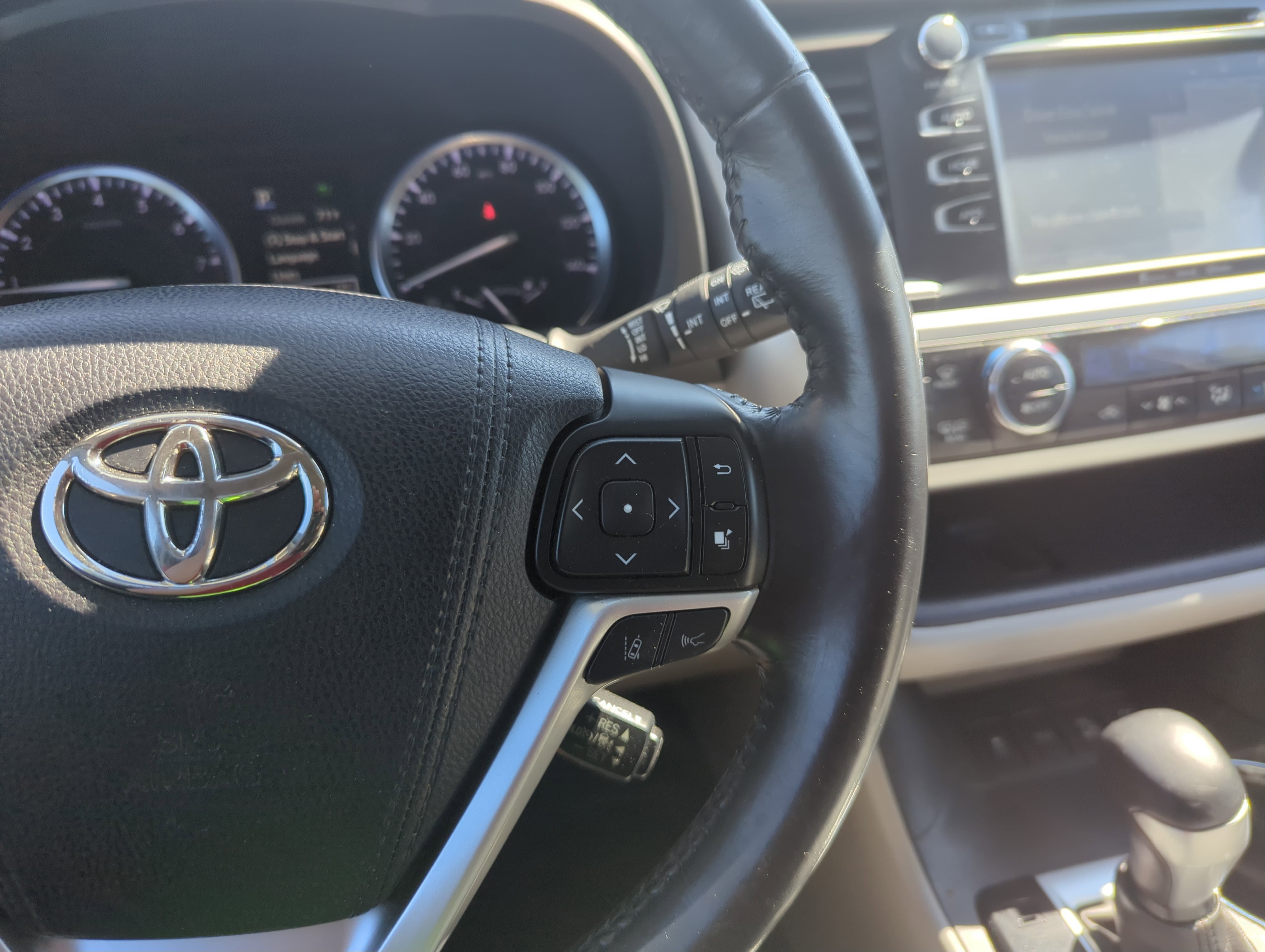 2017 Toyota Highlander XLE photo 16