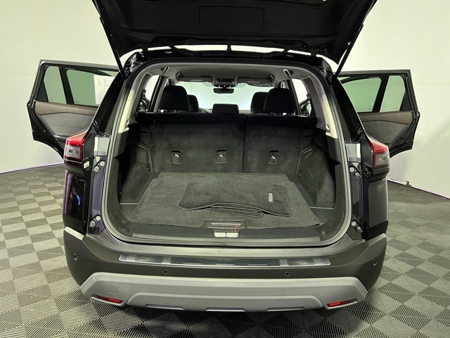 2022 Nissan Rogue SV photo 23