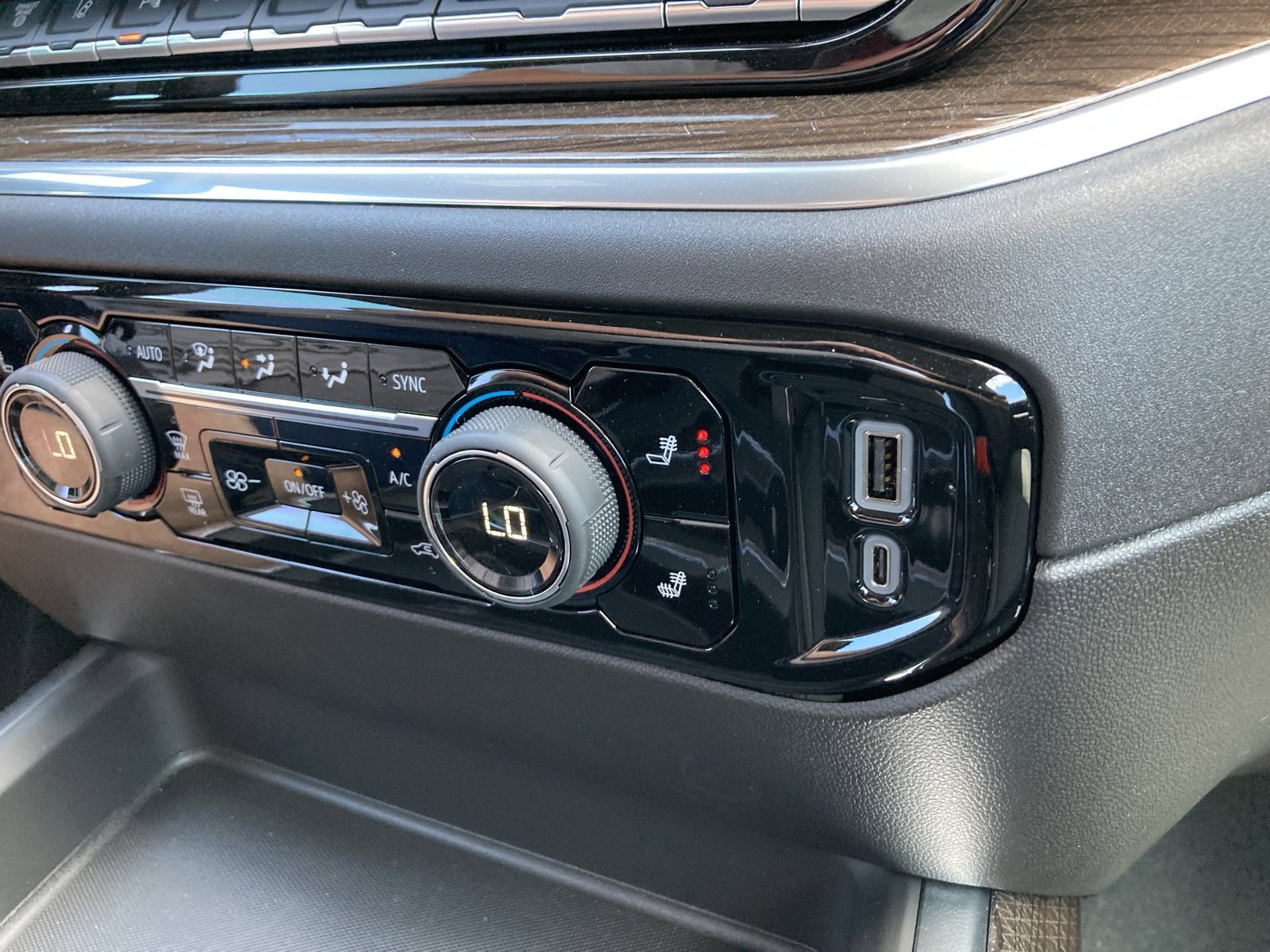 2025 Chevrolet Silverado 2500HD LT photo 28