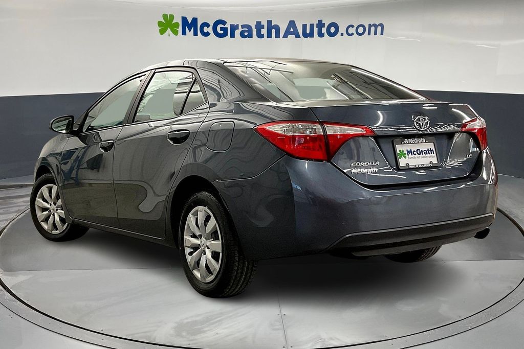 2016 Toyota Corolla LE photo 2