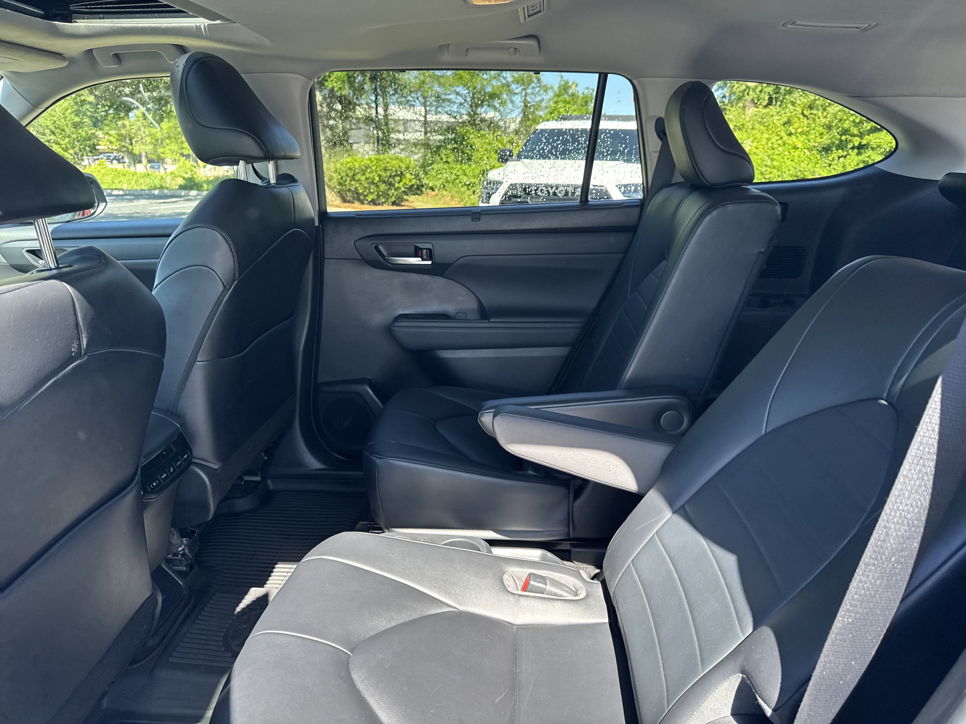 2023 Toyota Highlander XLE photo 18
