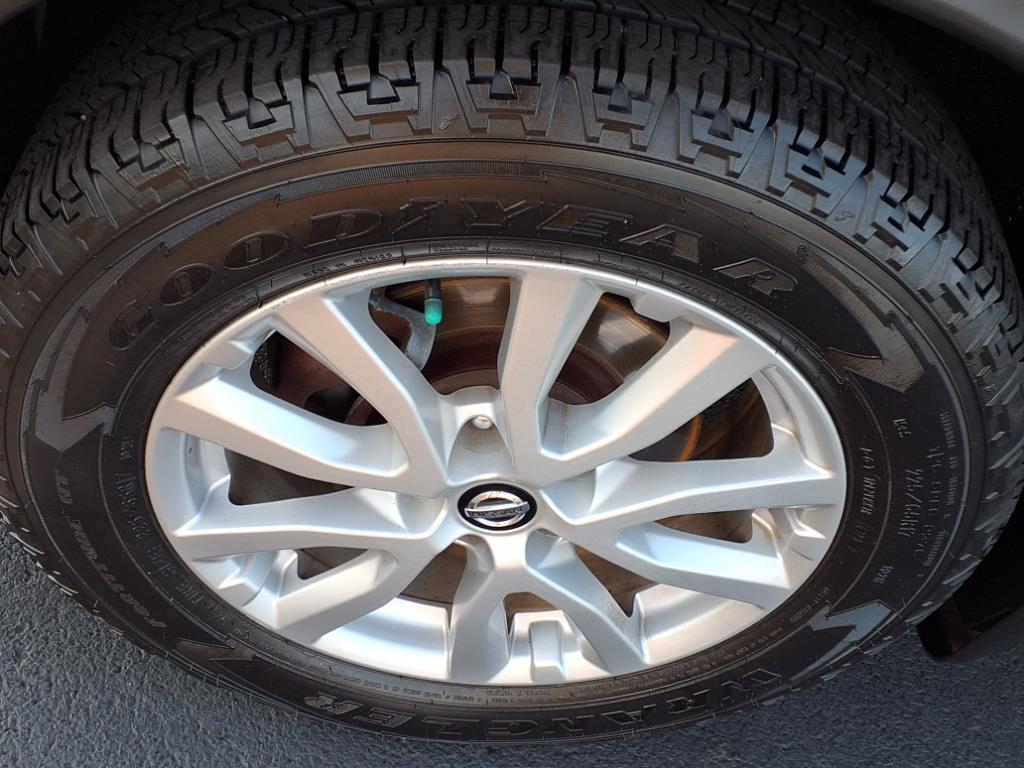 2018 Nissan Rogue SV photo 14