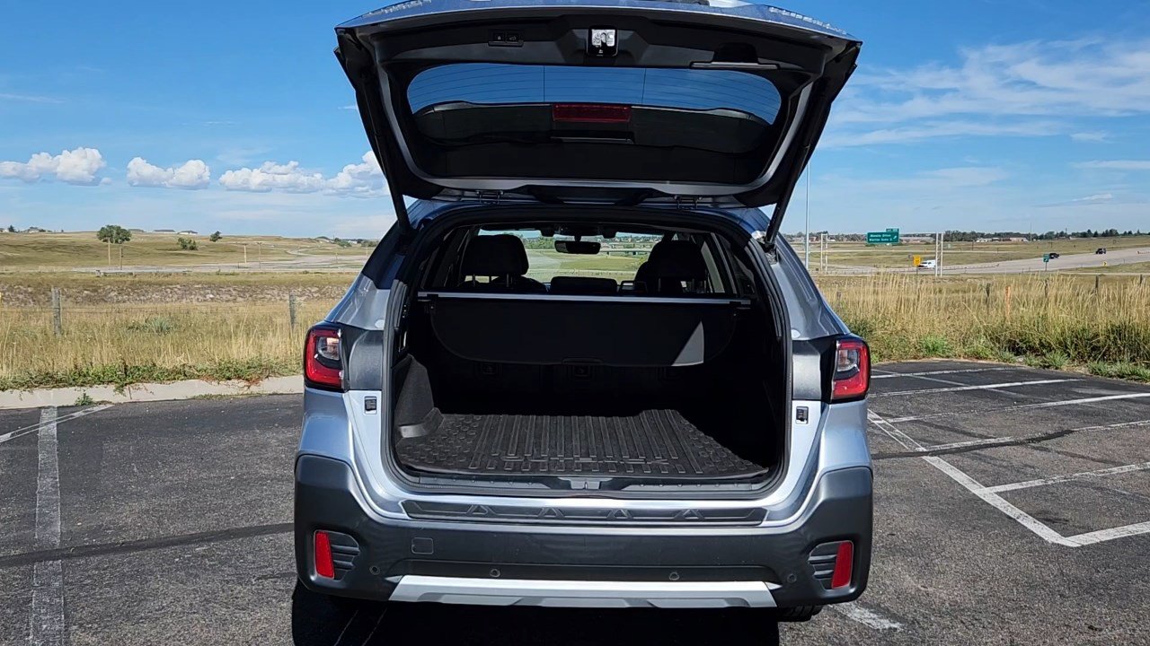 2021 Subaru Outback Limited photo 16