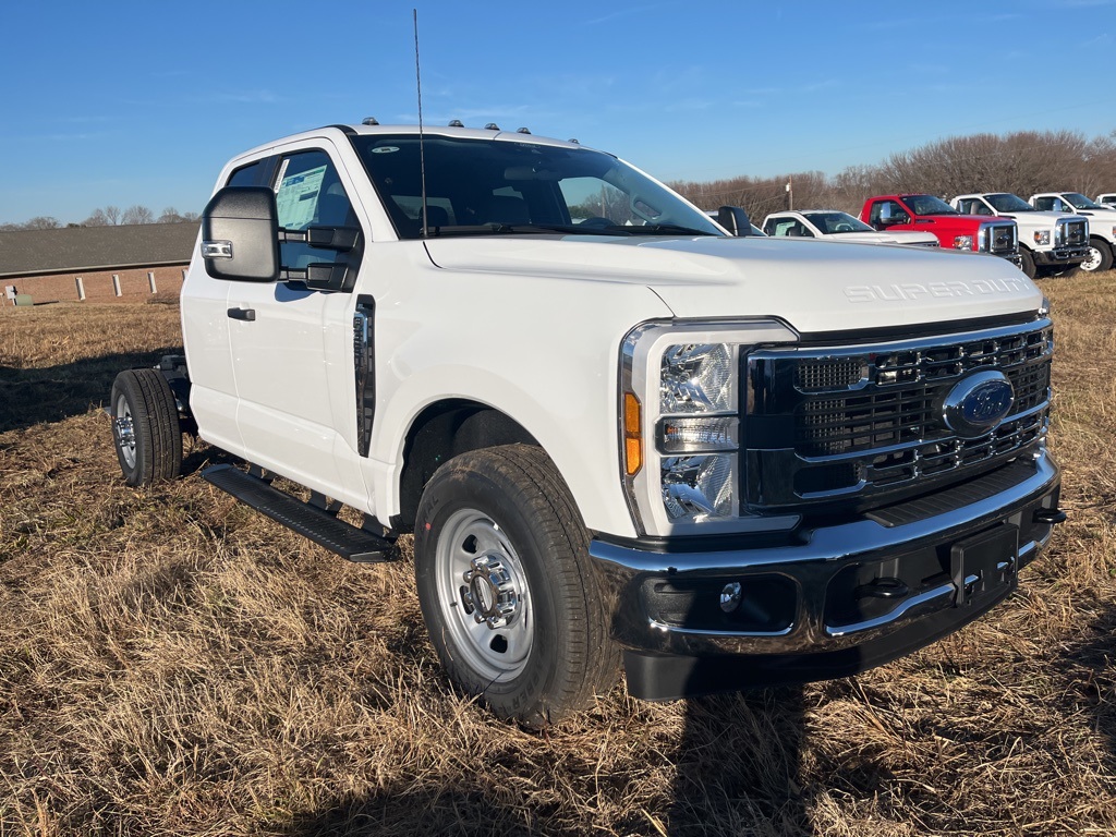 2024 Ford F-350 XL photo 3