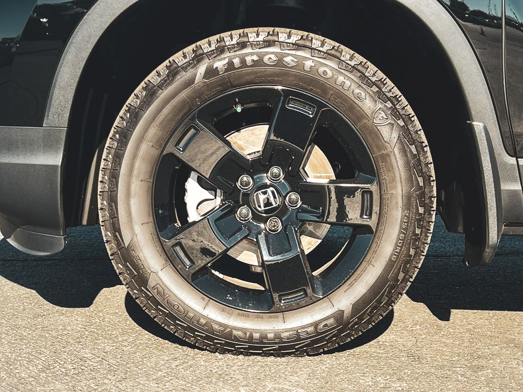 2025 Honda Ridgeline Black Edition photo 11