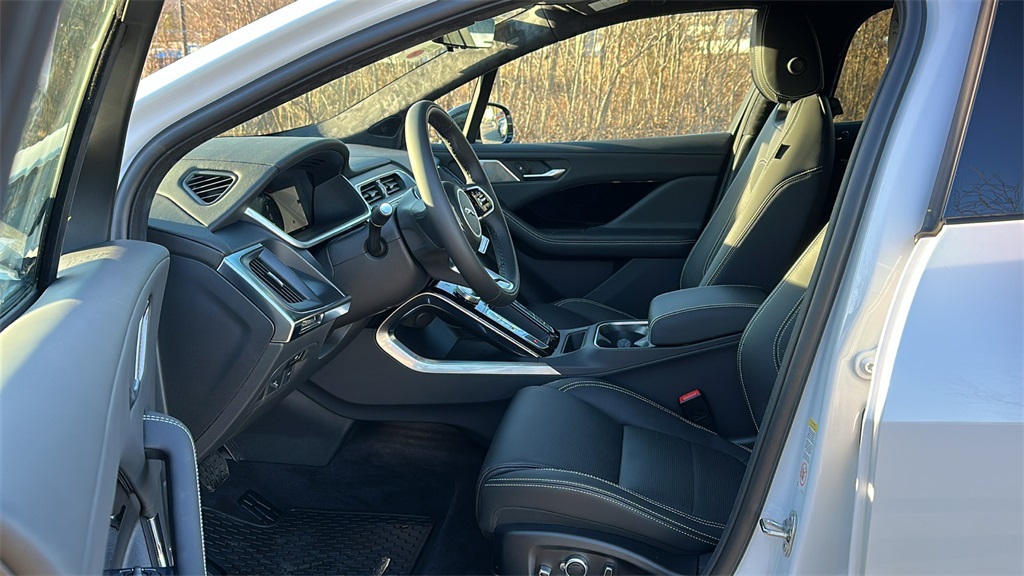 2024 Jaguar I-PACE HSE photo 11