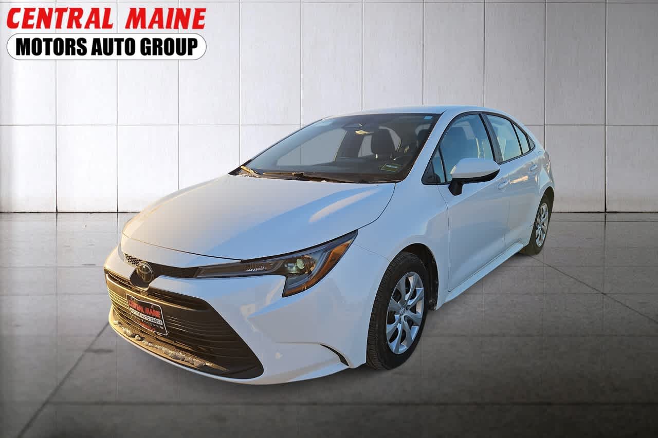 2023 Toyota Corolla LE's photo