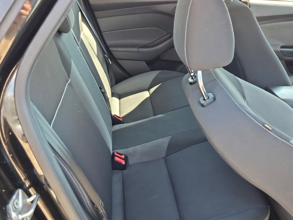 2012 Ford Focus SE photo 8