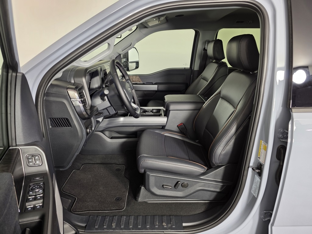2025 Ford F-350 Lariat photo 13