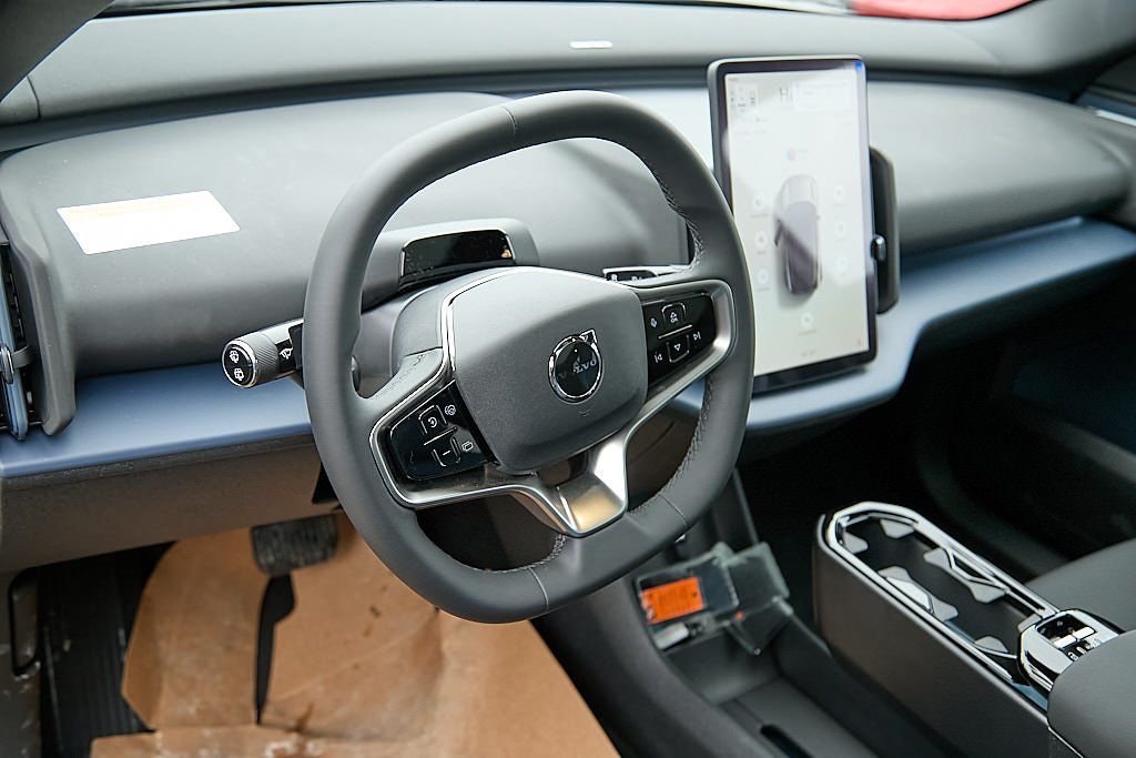 2026 VOLVO EX30 - Image 9