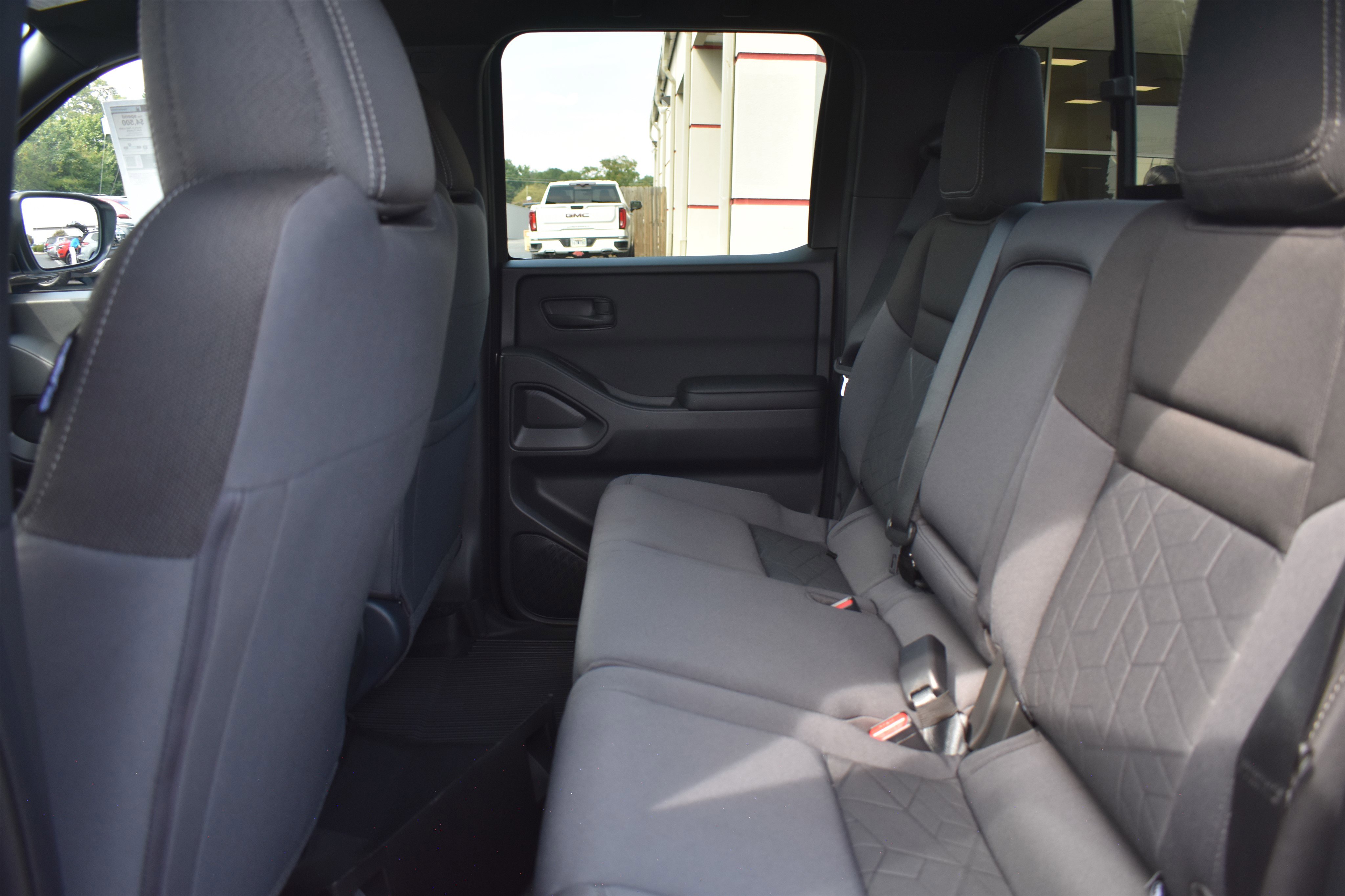2026 Nissan Frontier SV photo 7