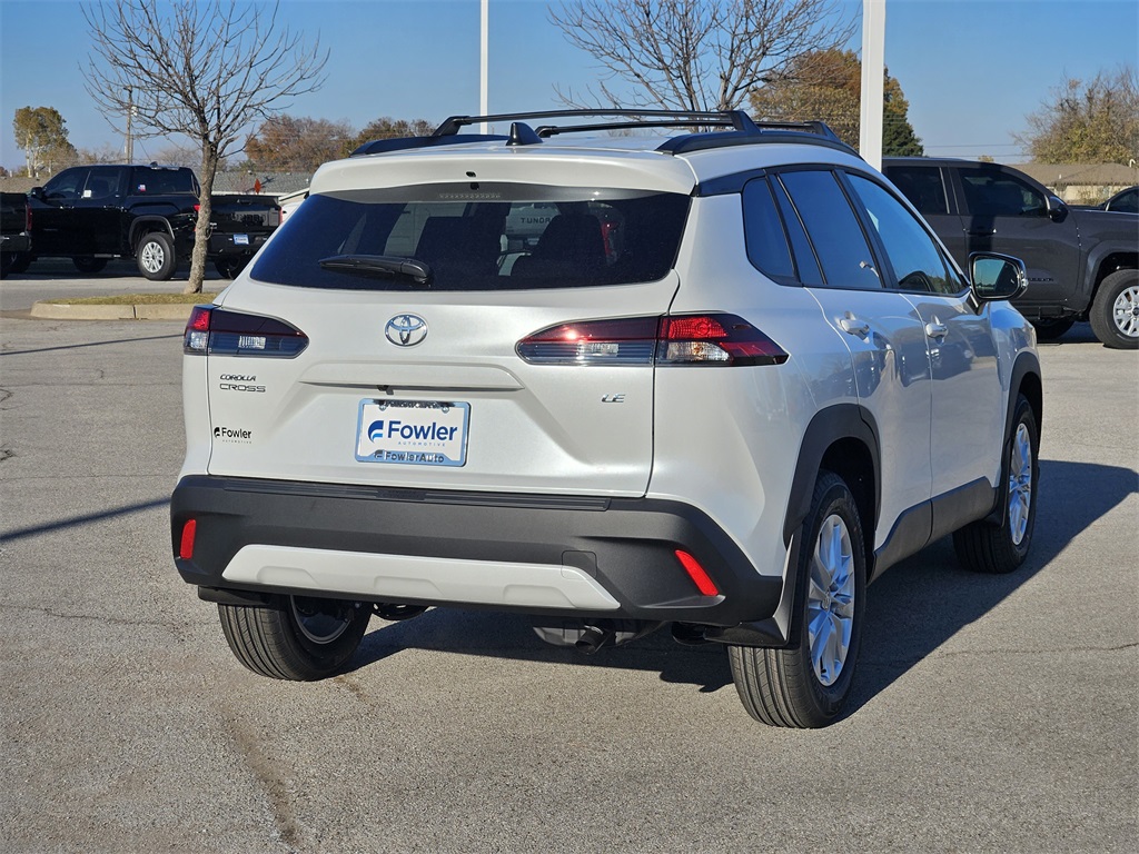 2026 Toyota Corolla Cross LE photo 3