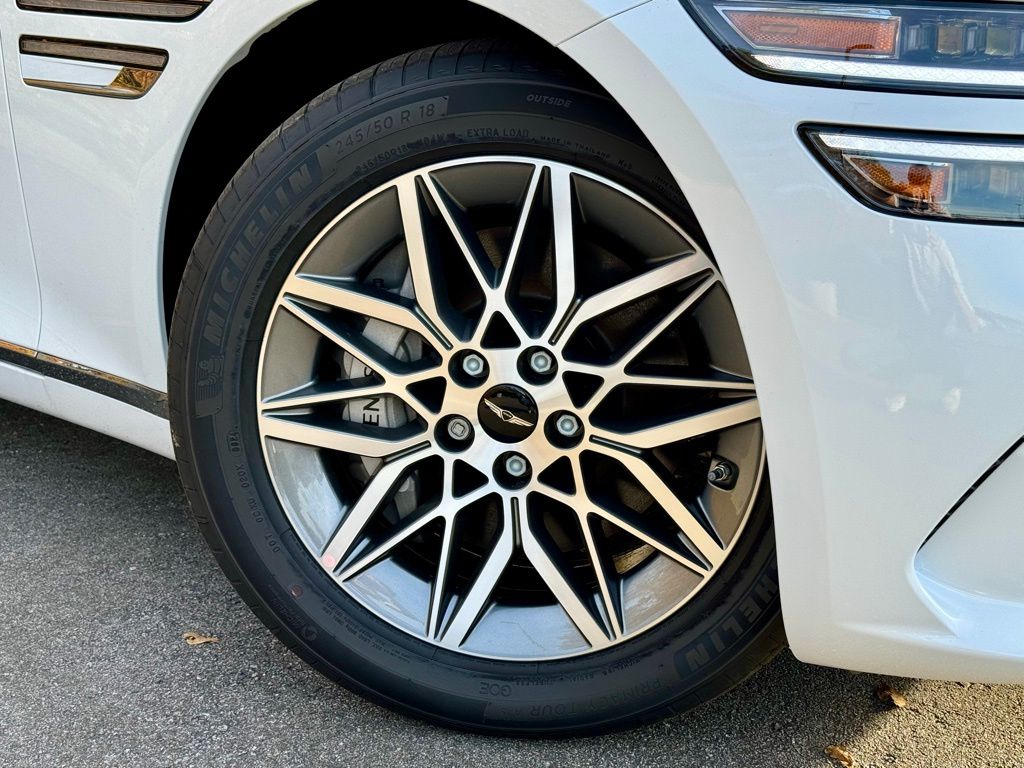 2025 Genesis G80 2.5T AWD photo 5