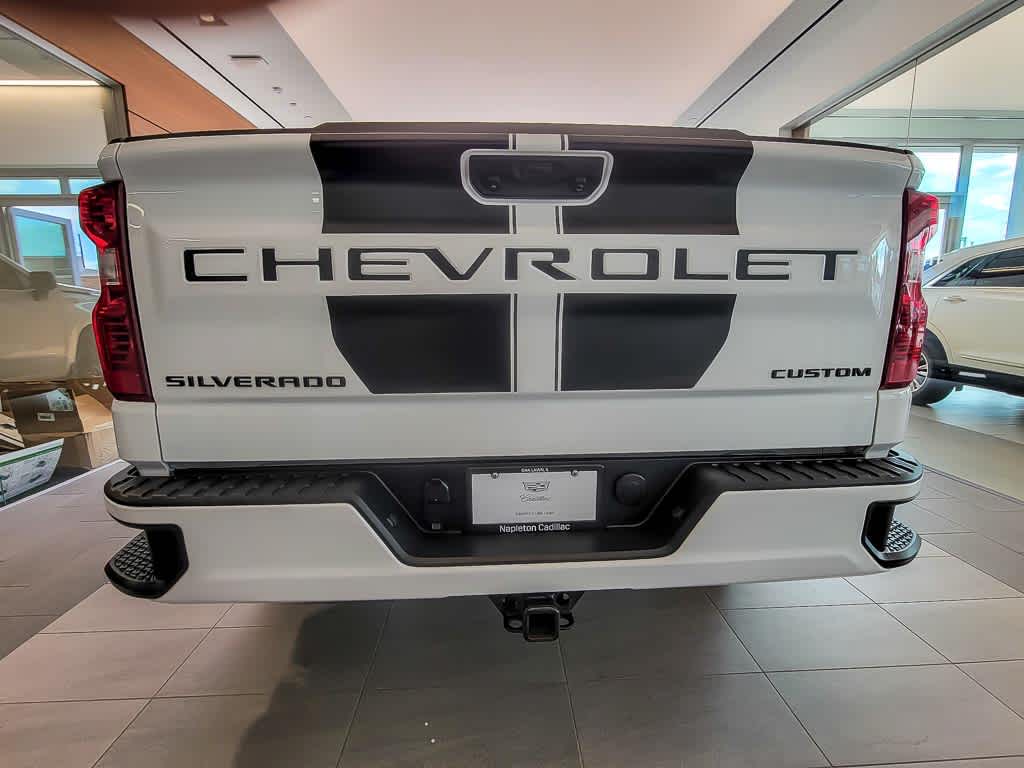 2024 Chevrolet Silverado Custom photo 5