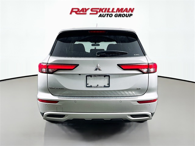 2022 Mitsubishi Outlander SE photo 4