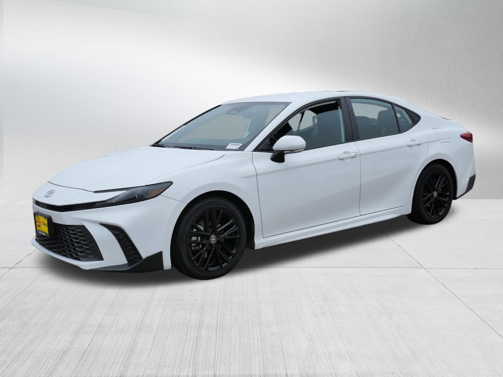 2025 Toyota Camry SE photo 3