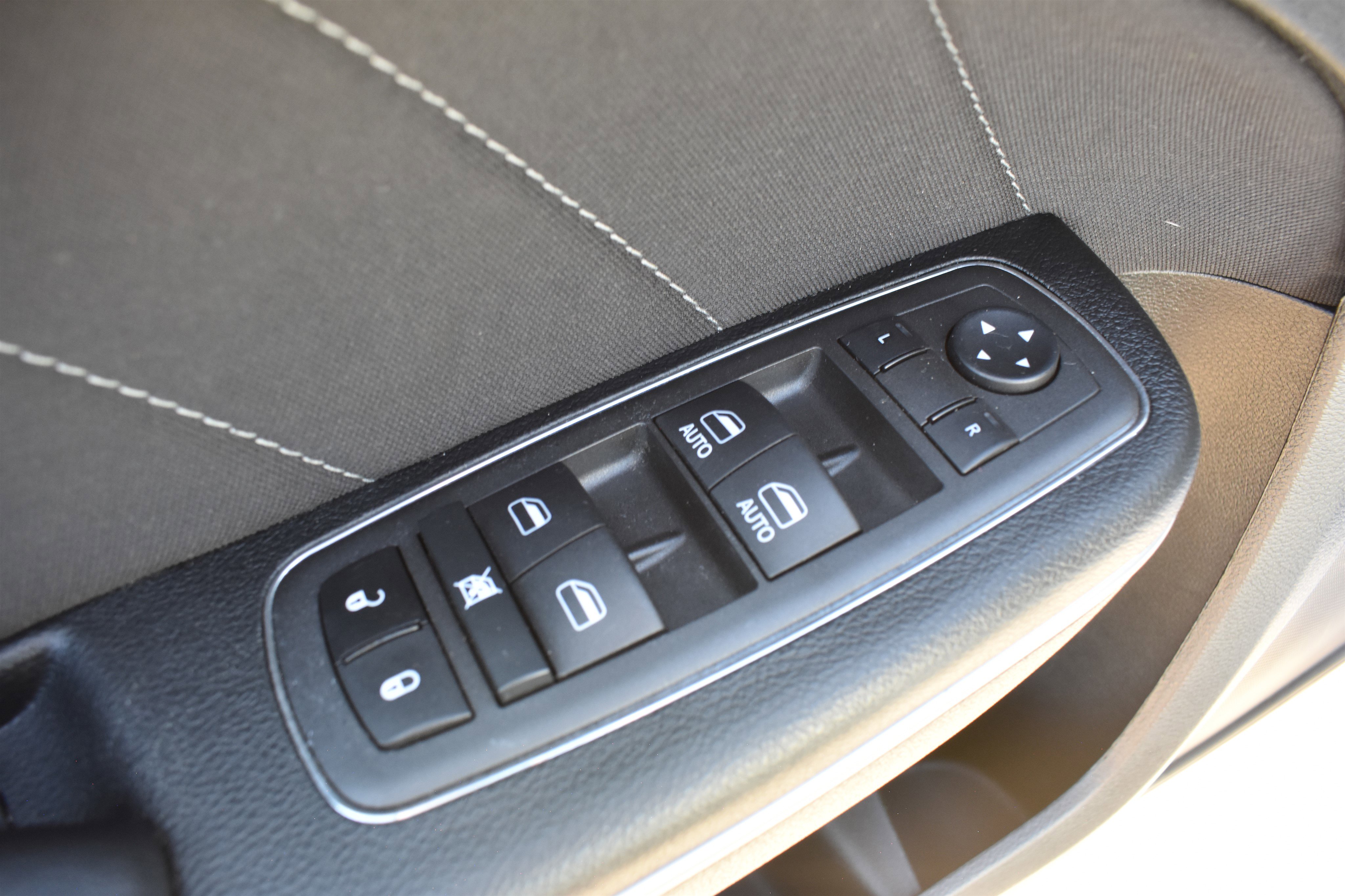 2022 Dodge Charger SXT photo 6