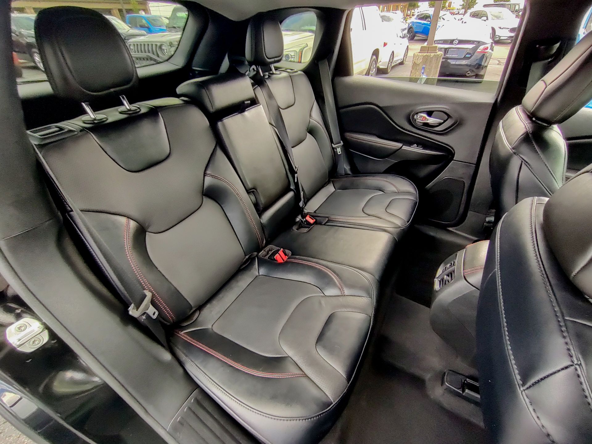 2022 Jeep Cherokee Trailhawk photo 23