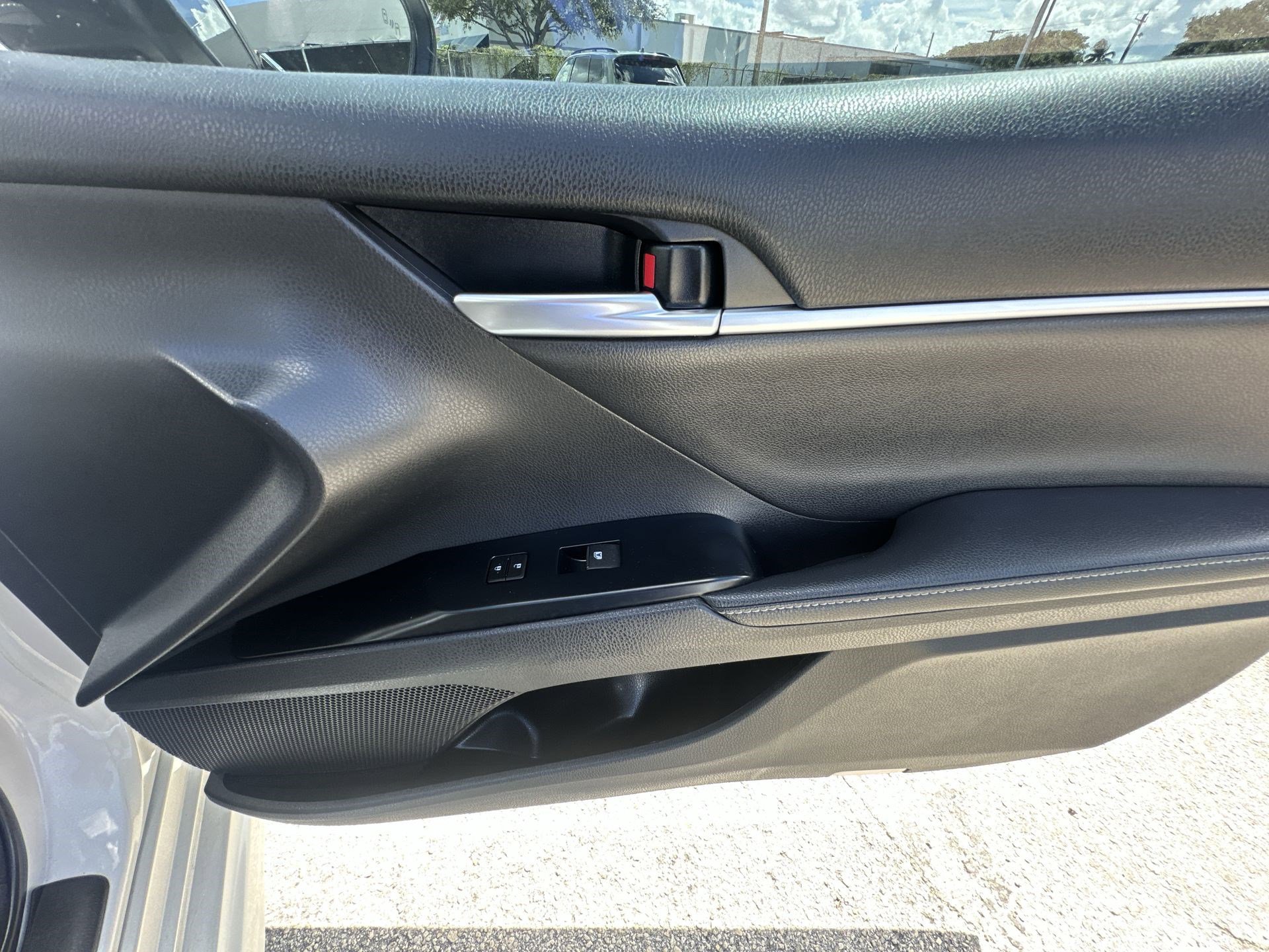 2019 Toyota Camry XSE photo 28