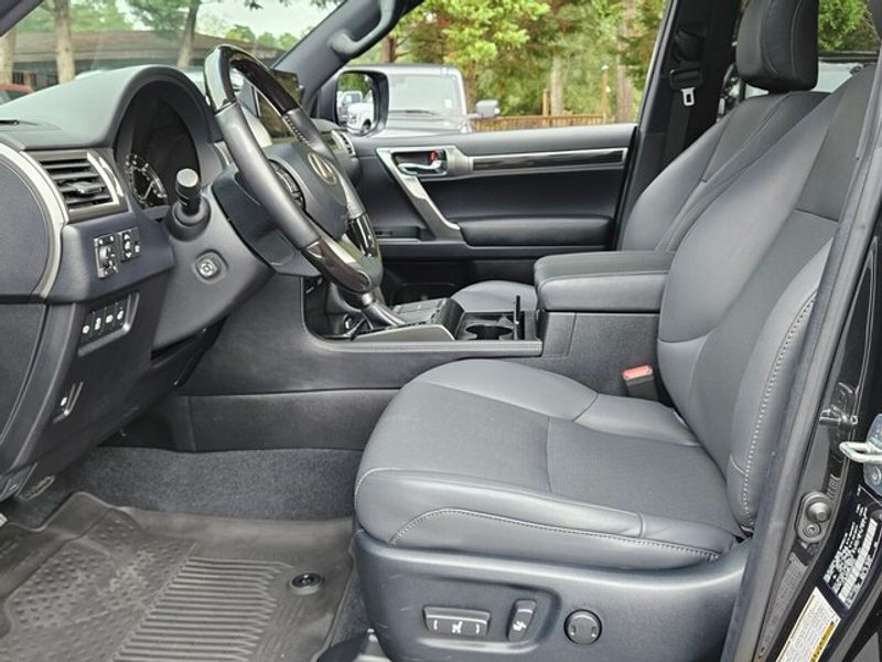 2023 Lexus GX 460 Premium photo 4