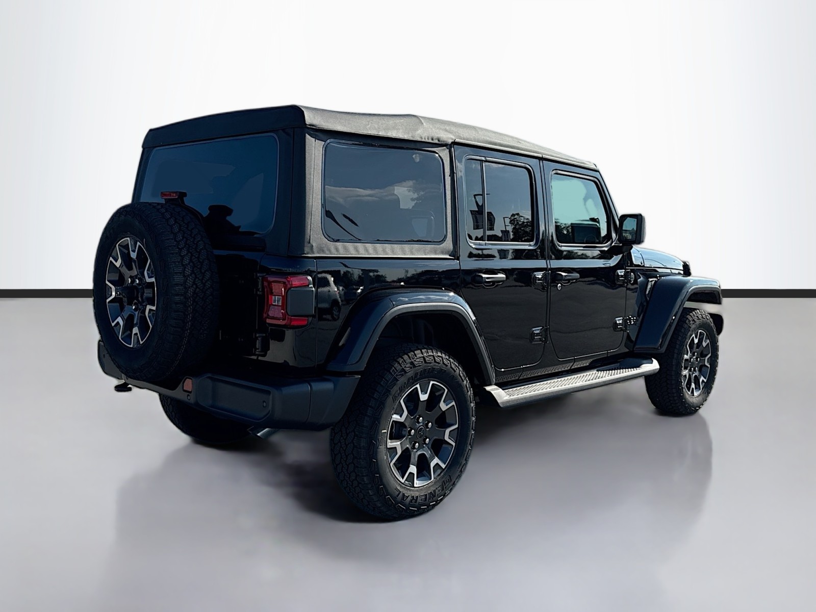 2025 Jeep Wrangler Sahara photo 3