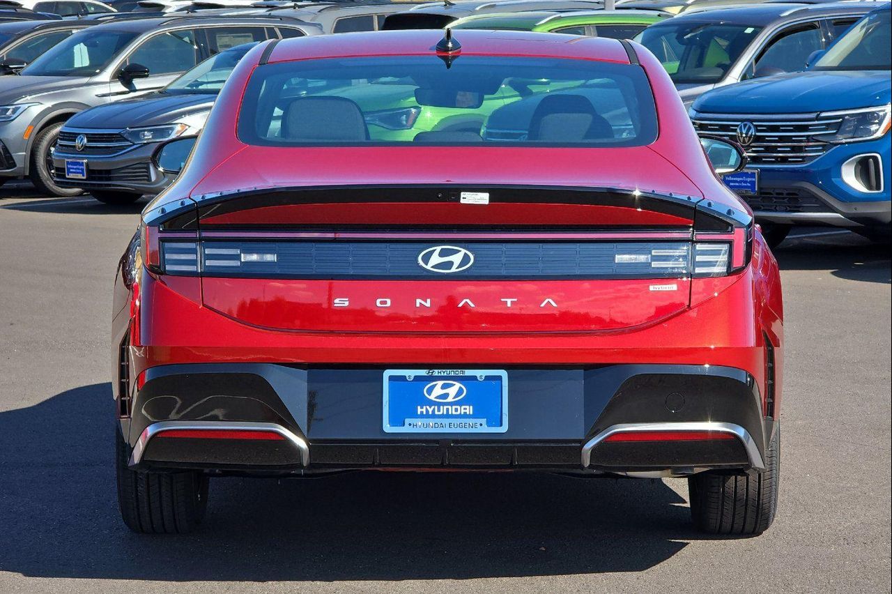 2025 Hyundai Sonata Hybrid SEL photo 4