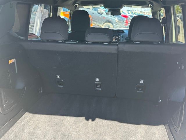 2021 Jeep Renegade Latitude photo 16