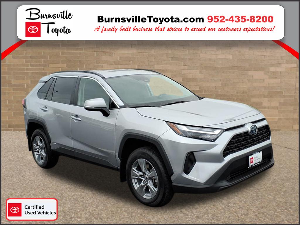 2022 Toyota RAV4 XLE's photo