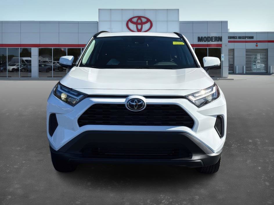 2025 Toyota RAV4 XLE photo 2