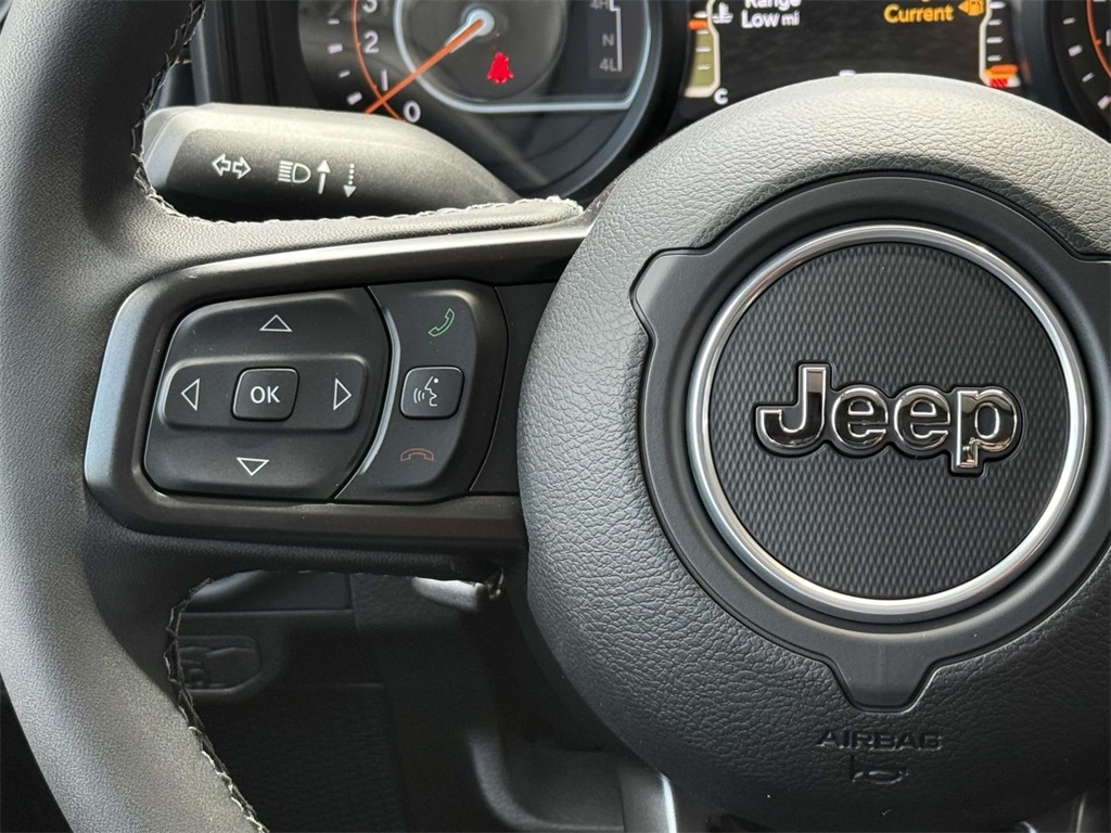 2025 Jeep Gladiator Sport photo 21