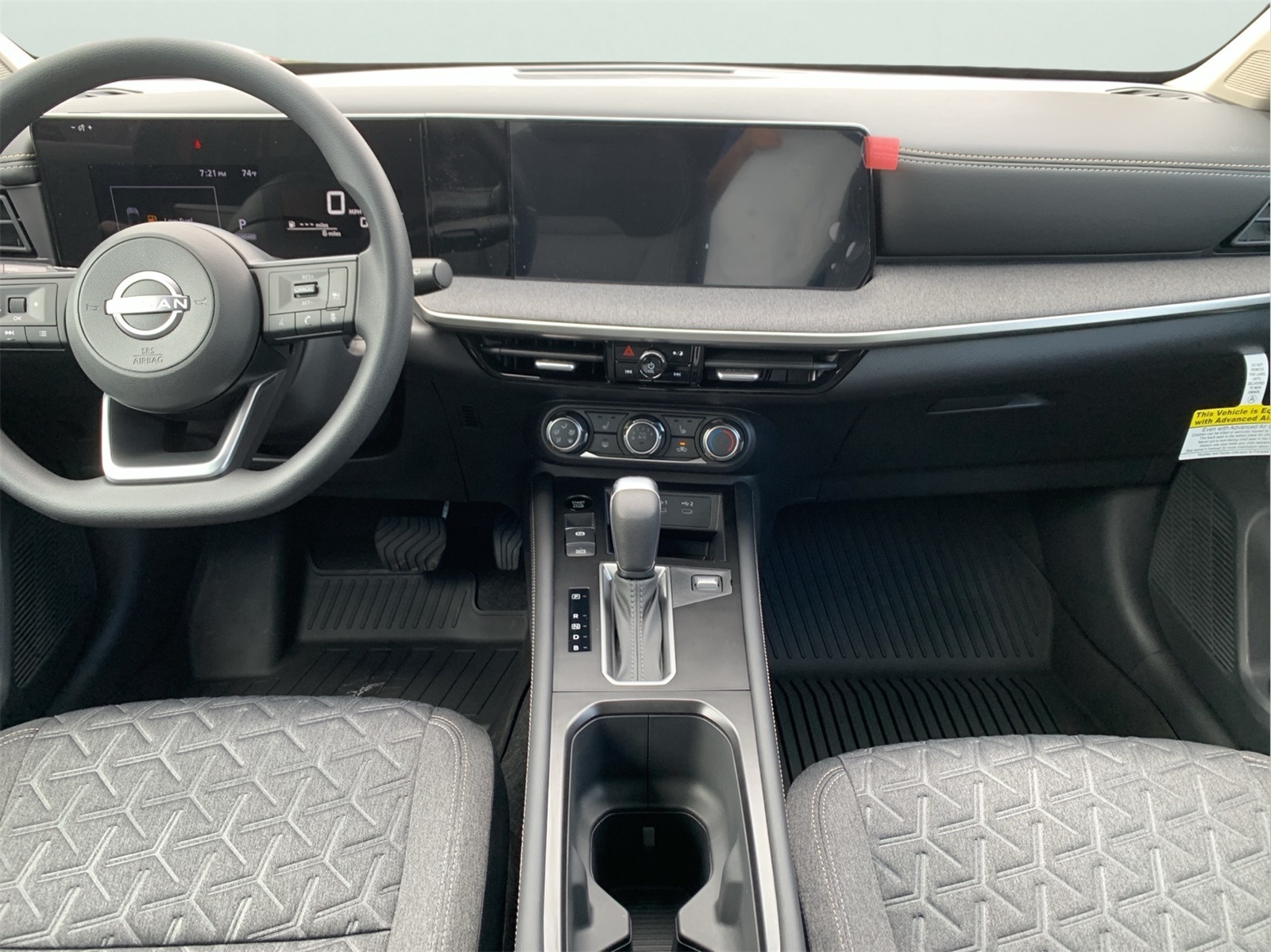 2025 Nissan Kicks SV photo 22