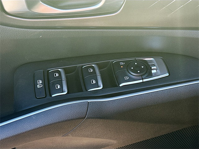 2025 Kia Sorento LX photo 14
